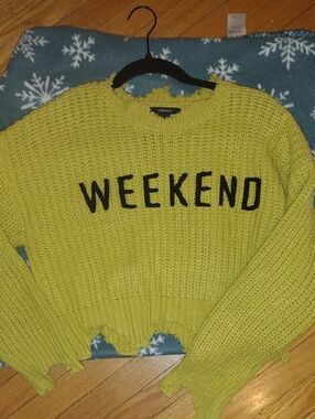 Forever 21 Lime Green 'WEEKEND' Cropped Knit Sweater